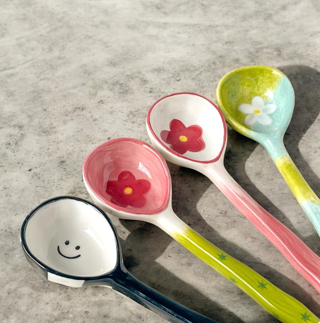 Cute Design Ceramic Long Handle Soup Spoon