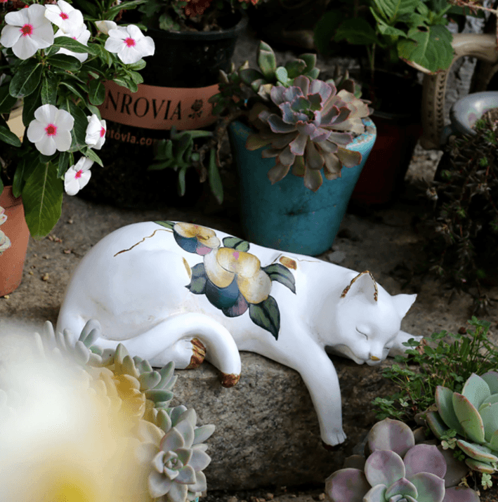 Lazy White Cat Sculpture - huemabe - Creative Home Decor