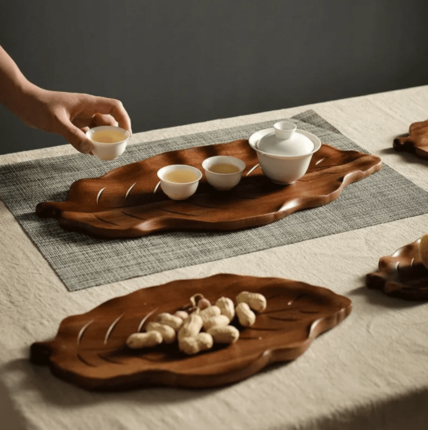 Leaf Shape Wooden Serving Tray - huemabe - Creative Home Decor