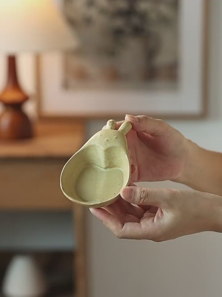 Rustic Rabbit-Shaped Ceramic Sauce Dish with Vintage Style