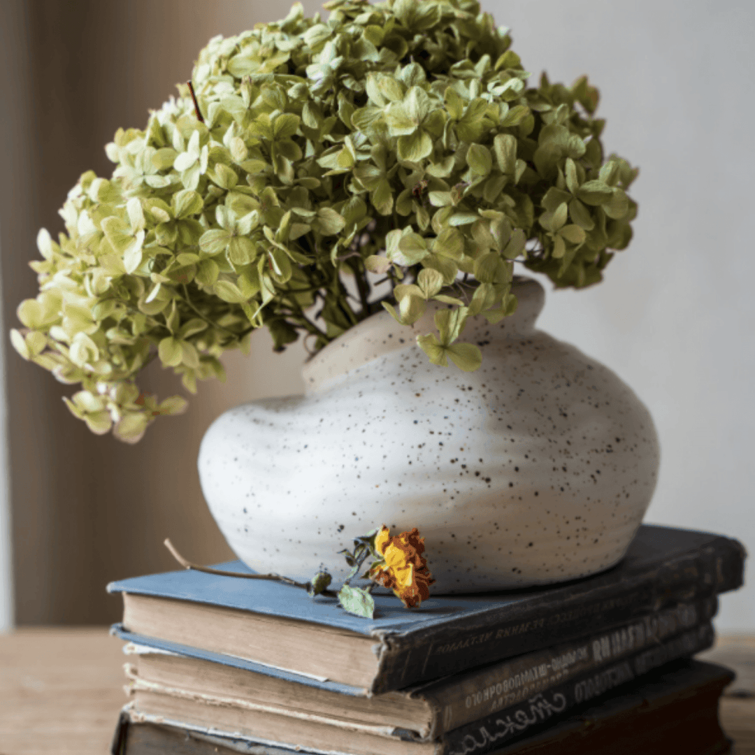 Simple Style Ceramic Flower Vase - huemabe - Creative Home Decor
